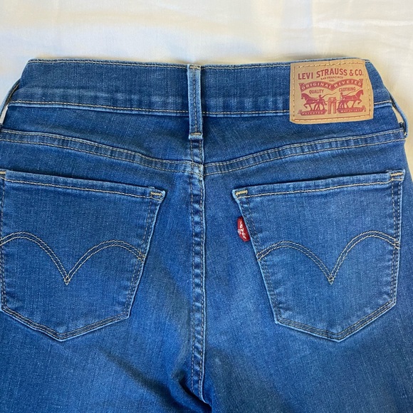 Woman’s Levi’s 710 Super Skinny Jeans | Size 25 - Picture 3 of 6